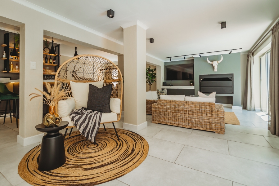 5 Bedroom Property for Sale in Heather Park Western Cape